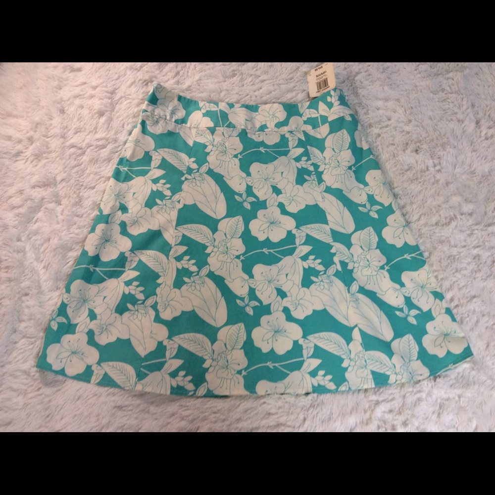 Madison & Max Emerald Coast Seaside Shadow Skirt